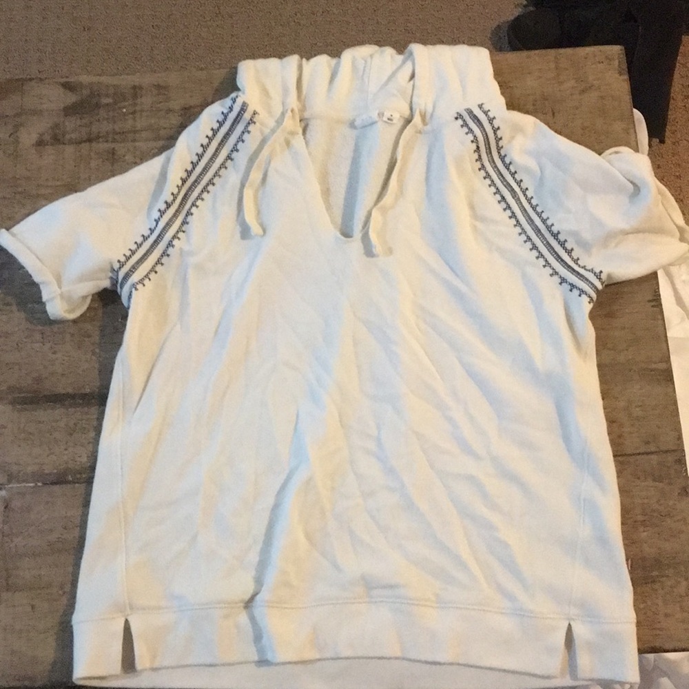 t shirt sweat shirt